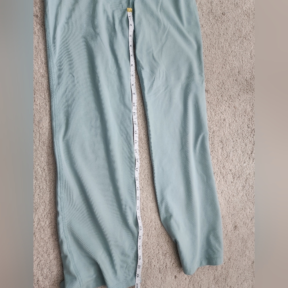 Large pale green Old Navy Active slim boot cut pants - Picture 9 of 9